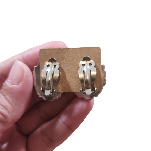 VHC Sterling Silver Many Goats Navajo Pink Mussel Clip On Earrings 1.25" - Picture 2 of 3